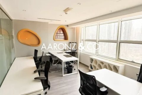 Снять в аренду офис в Джумейра Лейк Тауэрс, Дубай: 165м², № 97457 - фото 8