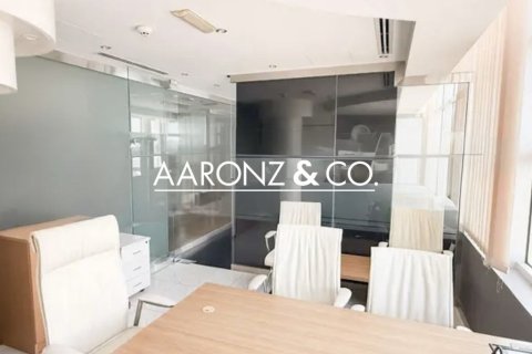 Снять в аренду офис в Джумейра Лейк Тауэрс, Дубай: 165м², № 97457 - фото 5