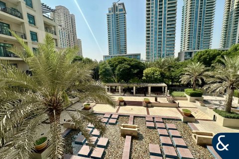 Снять в аренду квартиру в The Views, Дубай: 3 спальни, 140м², № 79411 - фото 2