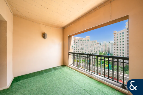 Снять в аренду квартиру в Пальме Джумейре, Дубай: 2 спальни, 167м², № 79412 - фото 2