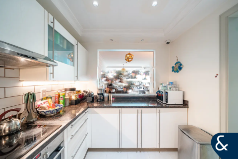 Снять в аренду квартиру в Пальме Джумейре, Дубай: 2 спальни, 167м², № 79412 - фото 5