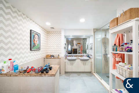 Снять в аренду квартиру в Пальме Джумейре, Дубай: 2 спальни, 167м², № 79412 - фото 9