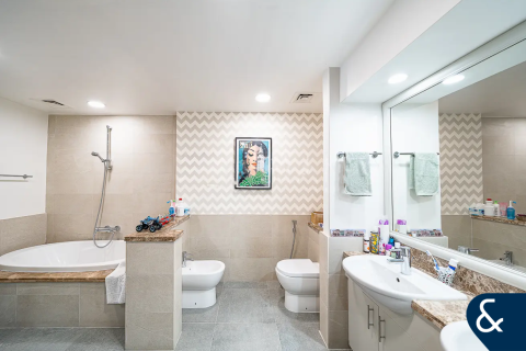 Снять в аренду квартиру в Пальме Джумейре, Дубай: 2 спальни, 167м², № 79412 - фото 10