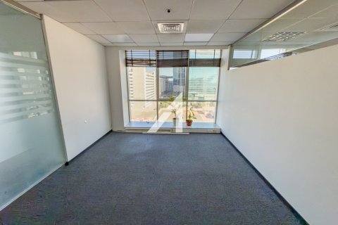 Oficina en Dubai, 106.8 m², № 78181 - foto 3