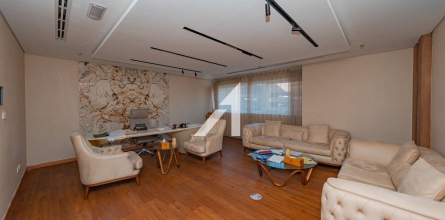 Oficina en Dubai, 151 m², № 78180