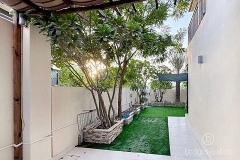 Villa in Dubai Hills Estate, Dubai 4 bedrooms, 302.3 sq.m. № 77183 - photo 13