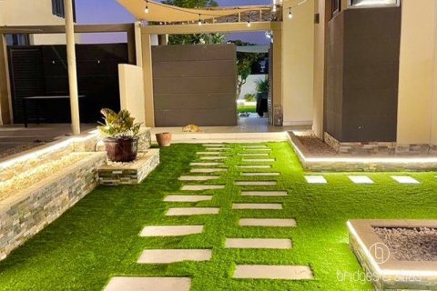 Villa in Dubai Hills Estate, Dubai 4 bedrooms, 302.3 sq.m. № 77183 - photo 7