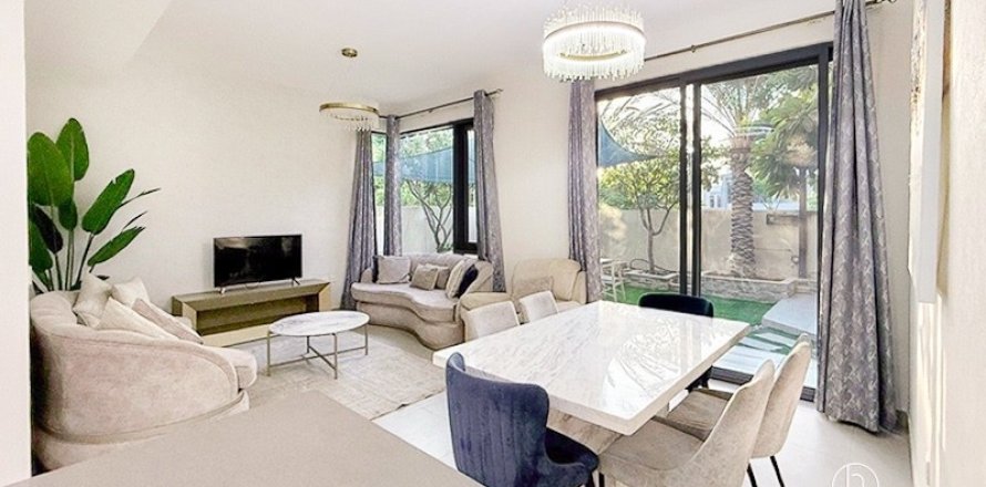 Villa in Dubai Hills Estate, Dubai 4 bedrooms, 302.3 sq.m. № 77183