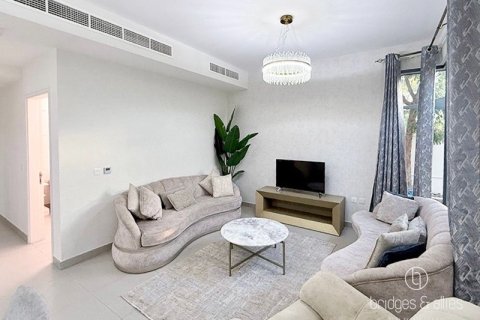 Villa in Dubai Hills Estate, Dubai 4 bedrooms, 302.3 sq.m. № 77183 - photo 2