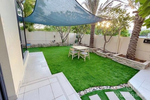 Villa in Dubai Hills Estate, Dubai 4 bedrooms, 302.3 sq.m. № 77183 - photo 9