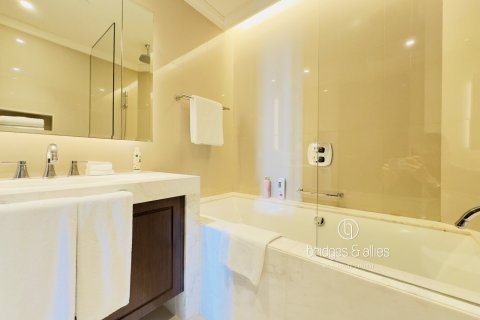 Apartment in Downtown Dubai (Downtown Burj Dubai), Dubai 3 bedrooms, 202.7 sq.m. № 77193 - photo 31
