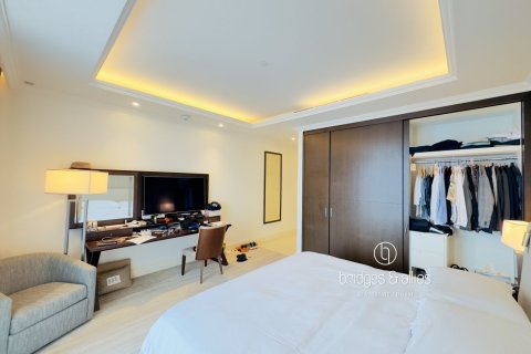 Apartment in Downtown Dubai (Downtown Burj Dubai), Dubai 3 bedrooms, 202.7 sq.m. № 77193 - photo 8