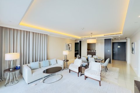 Apartment in Downtown Dubai (Downtown Burj Dubai), Dubai 3 bedrooms, 202.7 sq.m. № 77193 - photo 2