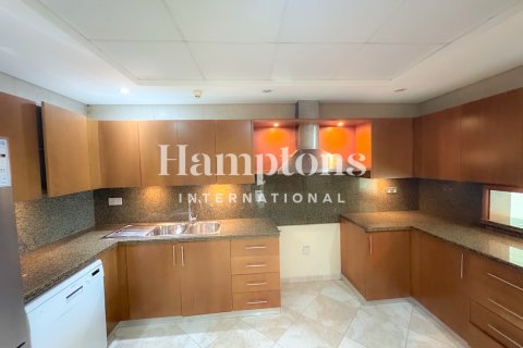 Apartment in Jumeirah Beach Residence, Dubai 3 bedrooms, 202.52854000 sq.m. № 115259 - photo 9