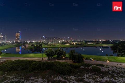 Apartamento en The Hills, Dubai, 3 dormitorios, 193.1 m², № 139218