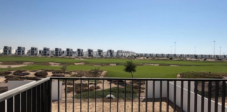 Villa in Dubai 4 bedrooms, 545.2 sq.m. № 112040
