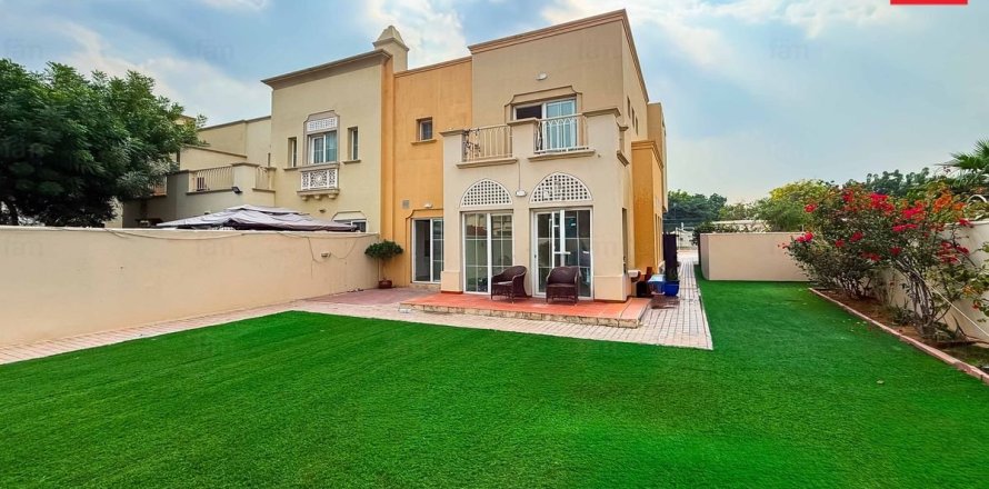 Villa in Dubai 3 bedrooms, 365.3 sq.m. № 84154