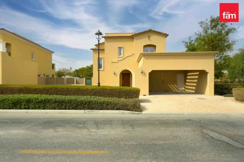 Villa en Dubai, 4 dormitorios, 510 m², № 53316 - foto 1