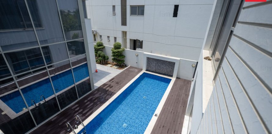 Villa in Dubai 5 bedrooms, 803.2 sq.m. № 53323
