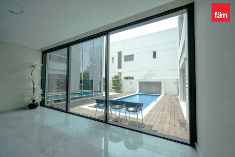 Villa in Dubai 5 bedrooms, 803.2 sq.m. № 53323 - photo 28
