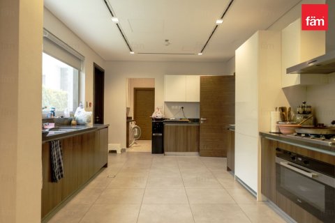 Villa in Dubai 5 bedrooms, 803.2 sq.m. № 53323 - photo 8