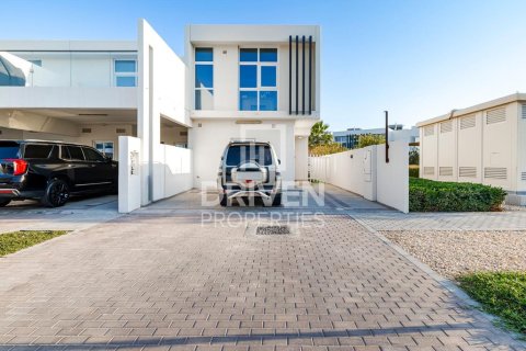 Townhouse in DAMAC Hills (Akoya by DAMAC), Dubai 3 bedrooms, 175 sq.m. № 19583 - photo 10