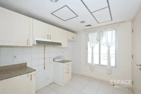 Villa in Springs 11, The Springs, Dubai 2 bedrooms, 167 sq.m. № 122916 - photo 3