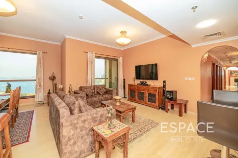 Apartment in Jumeirah Beach Residence, Dubai 2 bedrooms, 123 sq.m. № 122915 - photo 2