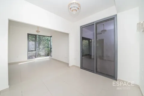 Villa in Dubai Hills Estate, Dubai 4 bedrooms, 340 sq.m. № 122917 - photo 6