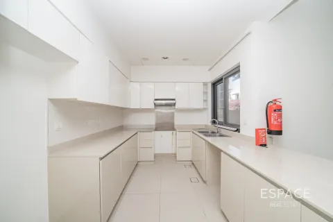 Villa in Dubai Hills Estate, Dubai 4 bedrooms, 340 sq.m. № 122917 - photo 5