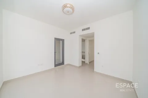 Villa in Dubai Hills Estate, Dubai 4 bedrooms, 340 sq.m. № 122917 - photo 8