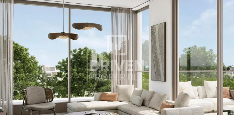 Villa in Dubai Land, Dubai 5 bedrooms, 693.61 sq.m. № 135489
