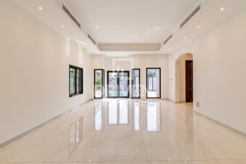 Villa in Umm Suqeim 3, Umm Suqeim, Dubai 5 bedrooms, 743 sq.m. № 19218 - photo 18