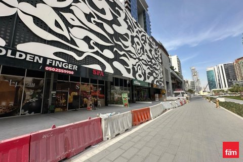 Magasin à Business Bay, Dubai, 228.4 m², № 95498 - photo 5