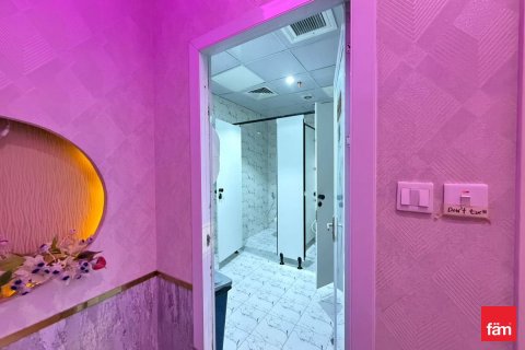 Magasin à Business Bay, Dubai, 228.4 m², № 95498 - photo 7