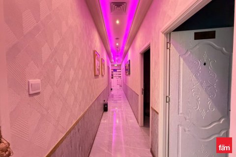 Magasin à Business Bay, Dubai, 228.4 m², № 95498 - photo 10