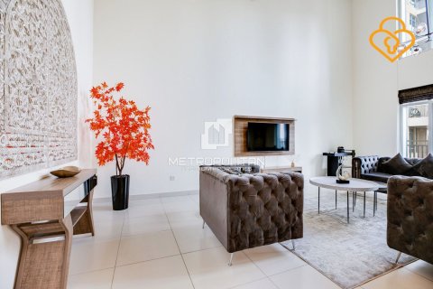 Купить квартиру в The Lofts, Даунтаун Дубай (Даунтаун Бурдж Дубай), Дубай: 2 спальни, 182м², № 15517 - фото 1