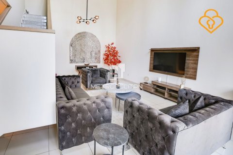 Купить квартиру в The Lofts, Даунтаун Дубай (Даунтаун Бурдж Дубай), Дубай: 2 спальни, 182м², № 15517 - фото 3