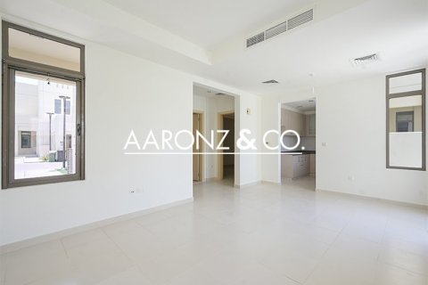 فيلا في دبي 3 غرف نوم, 282.6 م² رقم 78326 - صورة 2