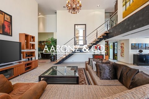 Apartamento en Jumeirah Beach Residence, Dubai, 1 dormitorio, 148.9 m², № 78322 - foto 2