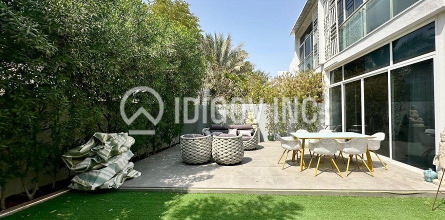 Вилла в Arabella Townhouses, Мудон, Дубай, 4 спальни, 346м², № 53798