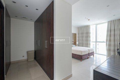 Apartment in Jumeirah Lake Towers, Dubai 2 bedrooms, 120.5 sq.m. № 53797 - photo 7