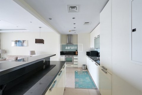 Apartment in Jumeirah Lake Towers, Dubai 2 bedrooms, 120.5 sq.m. № 53797 - photo 9
