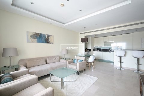 Apartment in Jumeirah Lake Towers, Dubai 2 bedrooms, 120.5 sq.m. № 53797 - photo 3