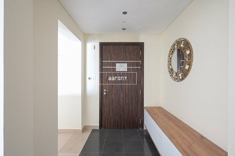 Apartment in Jumeirah Lake Towers, Dubai 2 bedrooms, 120.5 sq.m. № 53797 - photo 12