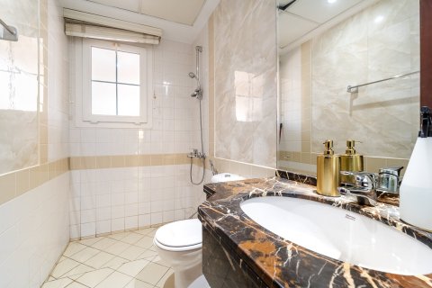 Adosado en Discovery Gardens, Dubai, 3 dormitorios, 238 m², № 120486 - foto 15