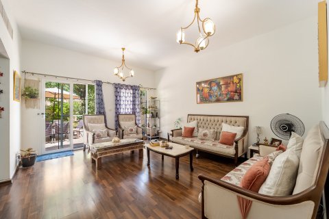 Adosado en Discovery Gardens, Dubai, 3 dormitorios, 238 m², № 120486 - foto 3