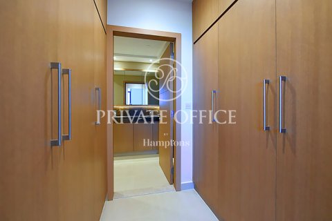 Снять в аренду квартиру в The Hills A, The Hills, Дубай: 3 спальни, 202.07981851м², № 63801 - фото 7