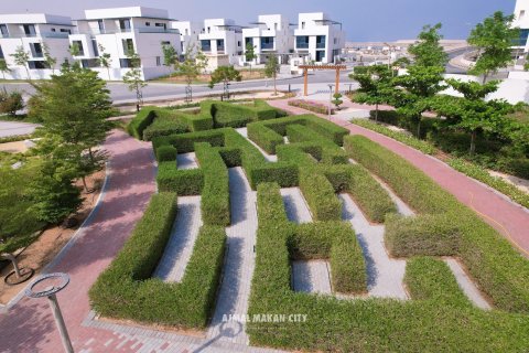 Villa in Dubai 4 bedrooms, 257 sq.m. № 10717 - photo 4