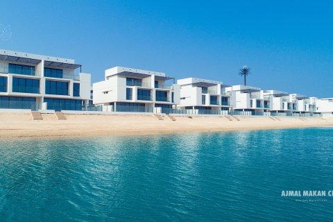 Villa in Dubai 4 bedrooms, 257 sq.m. № 10717 - photo 11